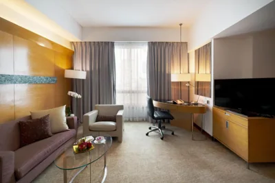 Junior Suite mit Flughafentransfer, täglich 4 Wäschestücken, Nachmittagstee und Abendcocktail (B) — Garden Plaza Saigon - Formerly PARKROYAL Saigon